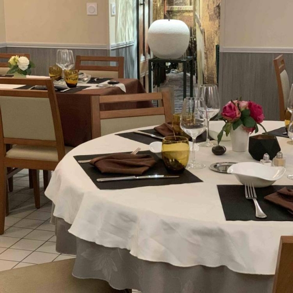 Auberge Du Cheval Blanc - Restaurant Beaumont-Pied-de-Bœuf - Restaurant Mayet