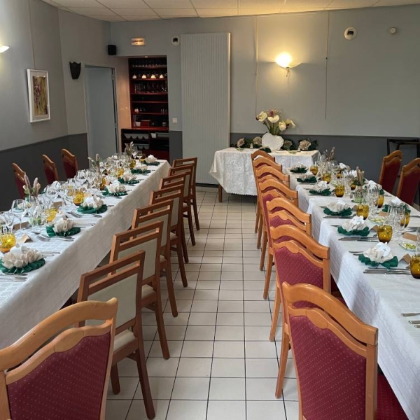 Auberge Du Cheval Blanc - Restaurant Beaumont-Pied-de-Bœuf - Restaurant Mayet